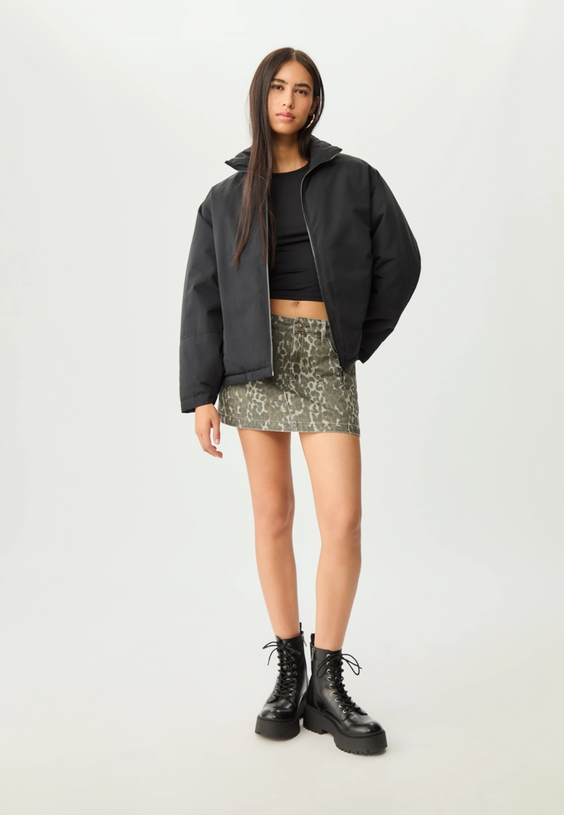 Стеганая куртка с высоким воротником