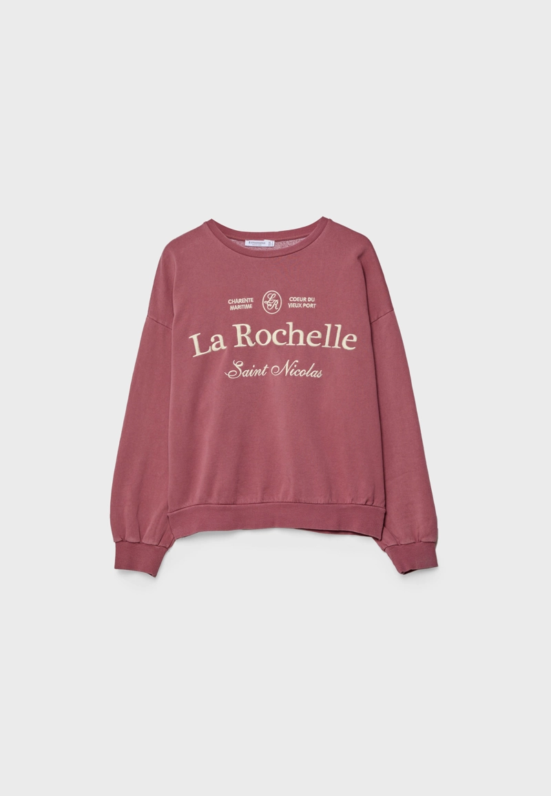 Толстовка с вышивкой