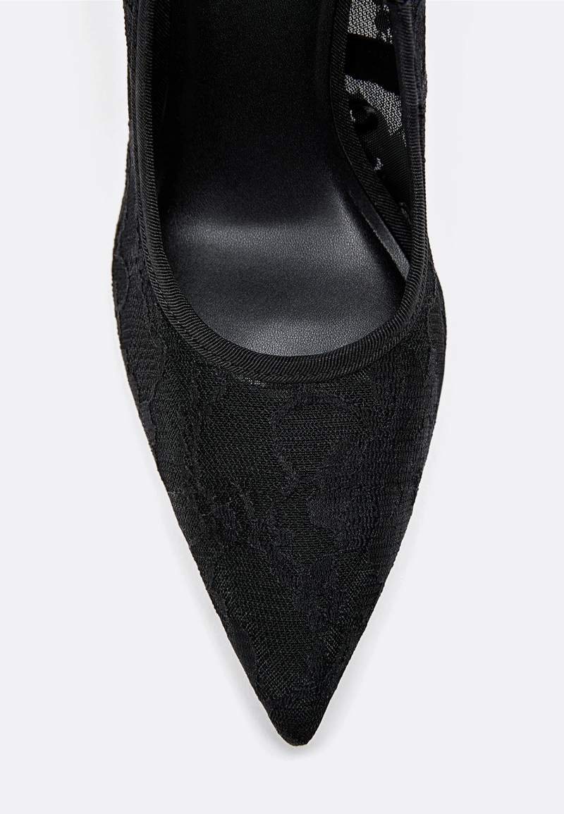 Туфли на высоком каблуке из кружева