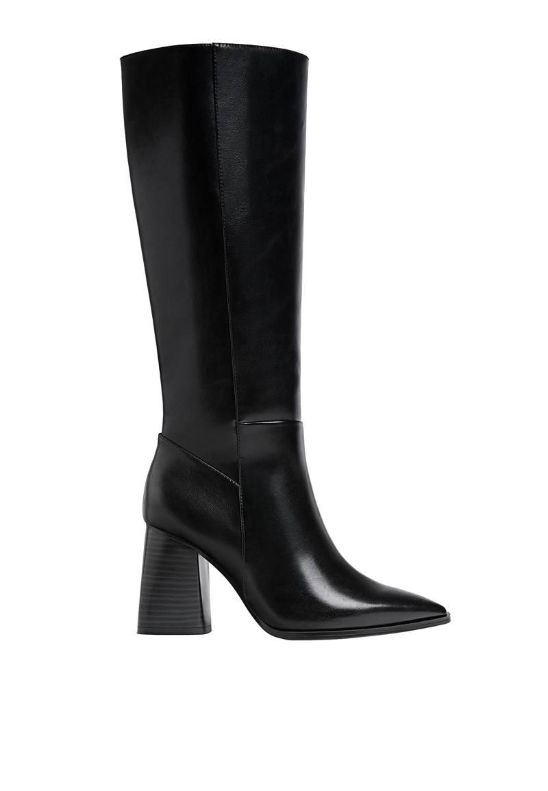 Высокие сапоги на каблуке