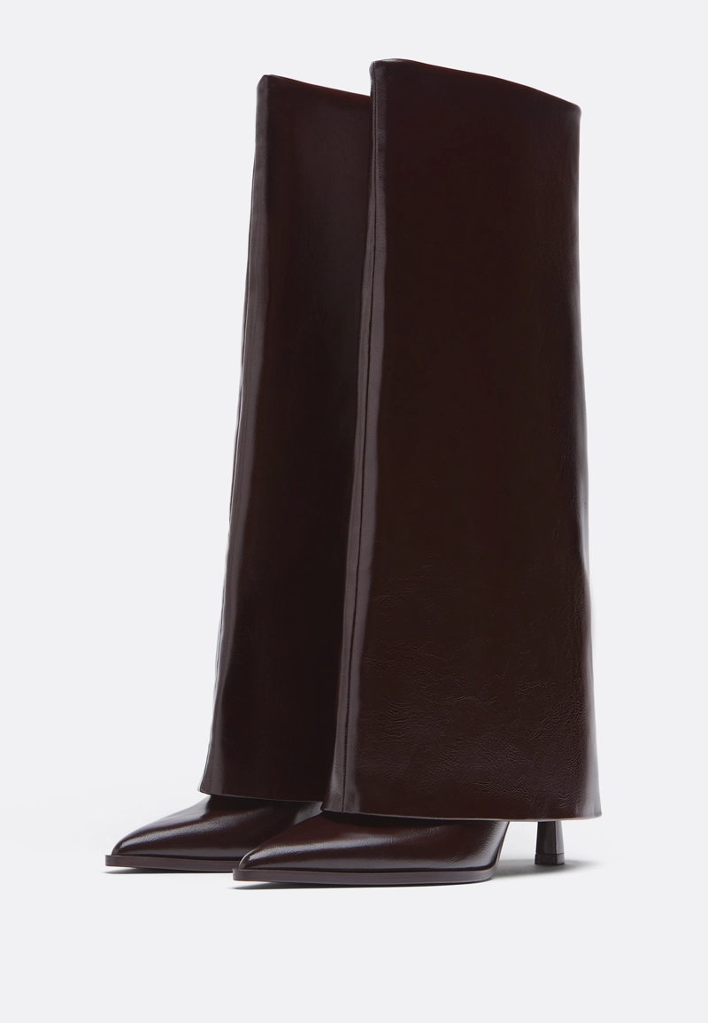 Высокие сапоги на шпильке с ползунками