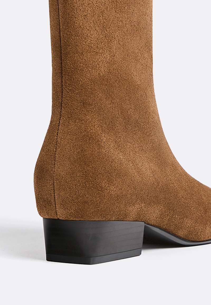 Кожаные ботинки на плоской подошве