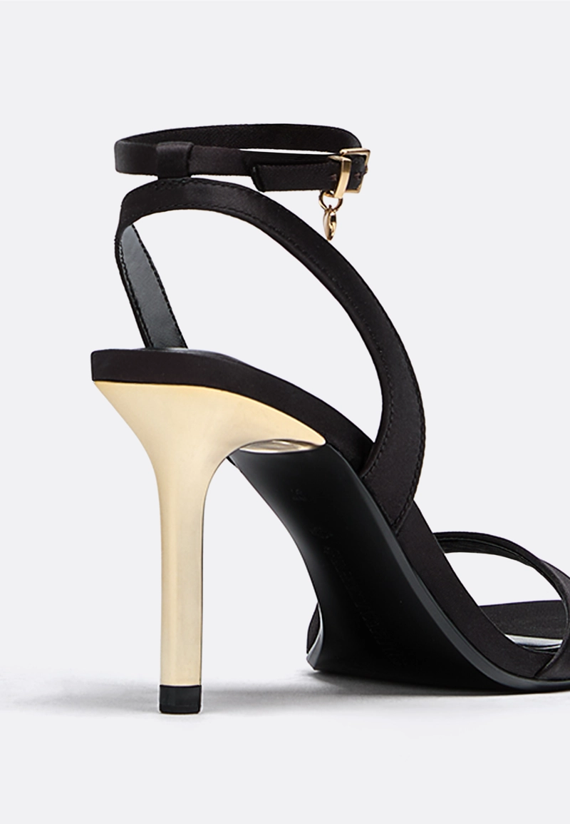 Атласные босоножки на каблуке