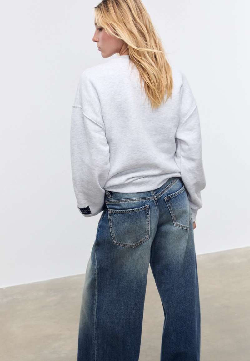 Толстовка с вышивкой