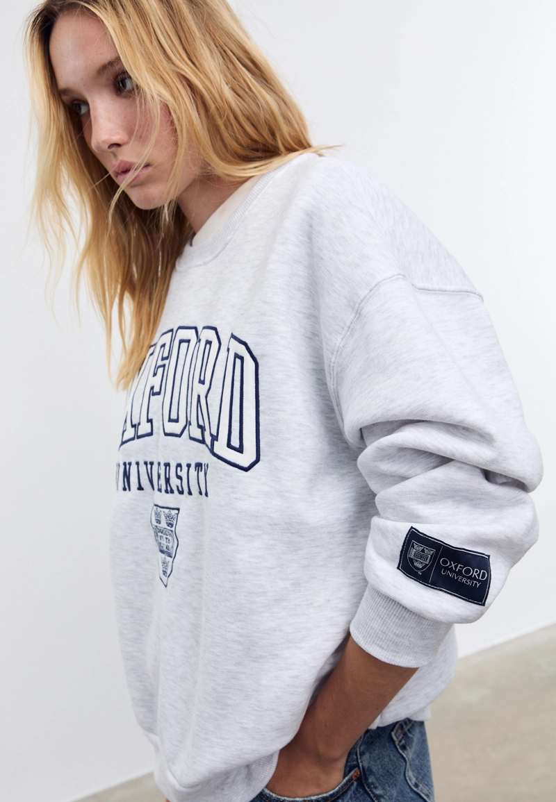 Толстовка с вышивкой