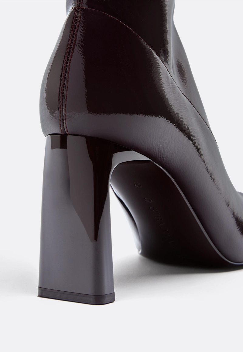 Эластичные ботильоны на каблуке