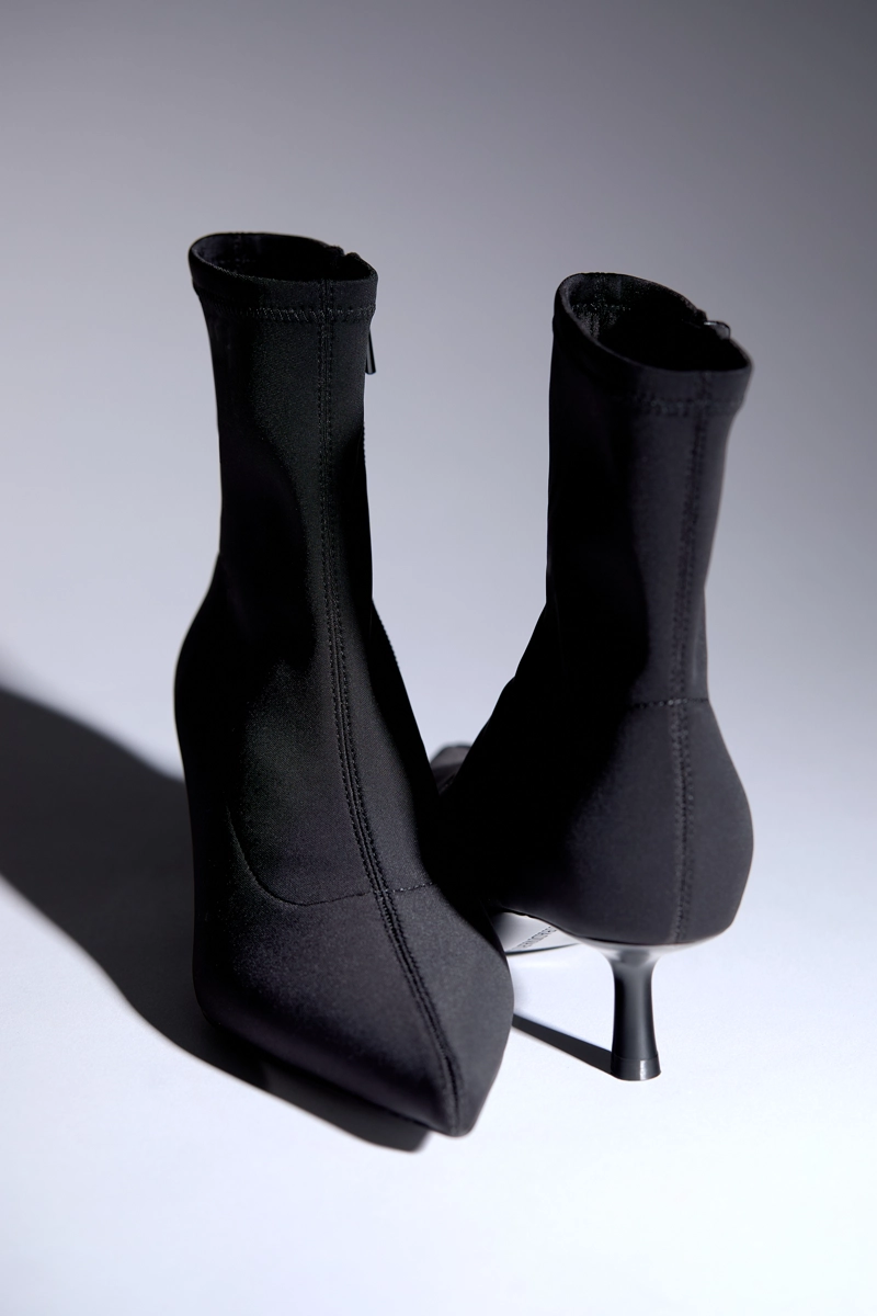 Ботильоны на среднем тонком каблуке из неопрена