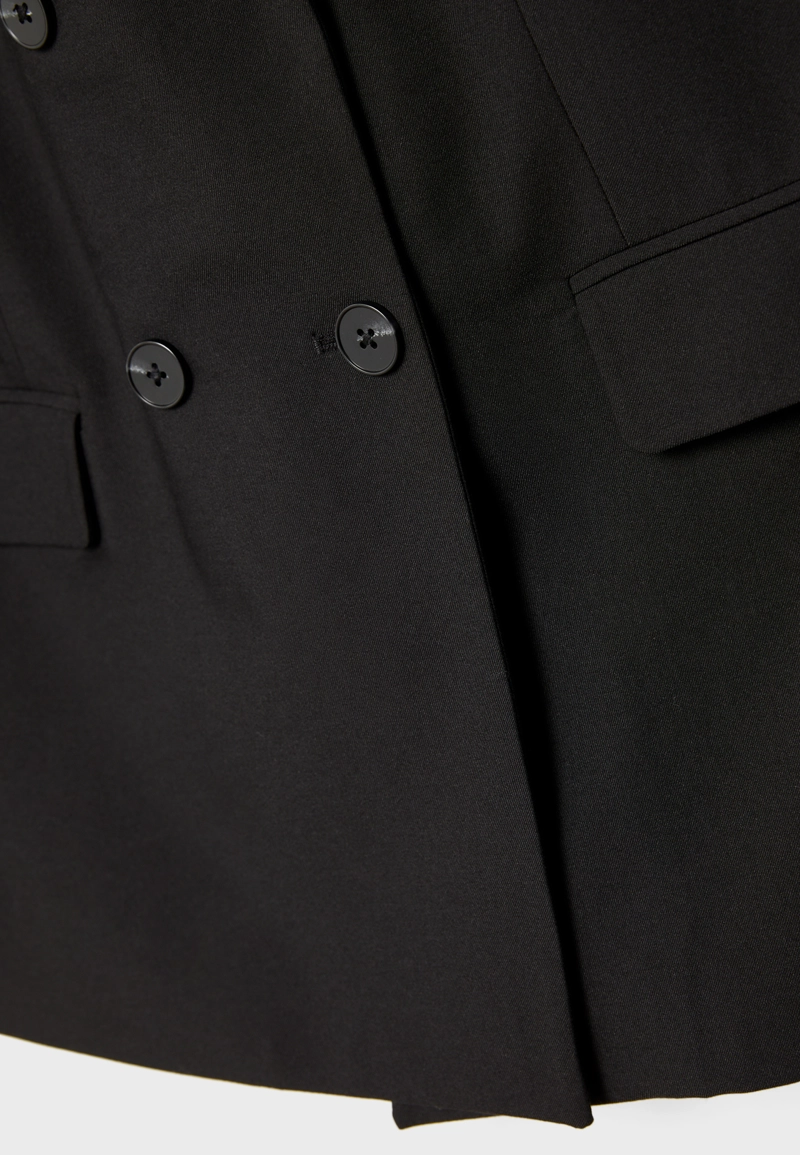 Двубортный пиджак на пуговицах