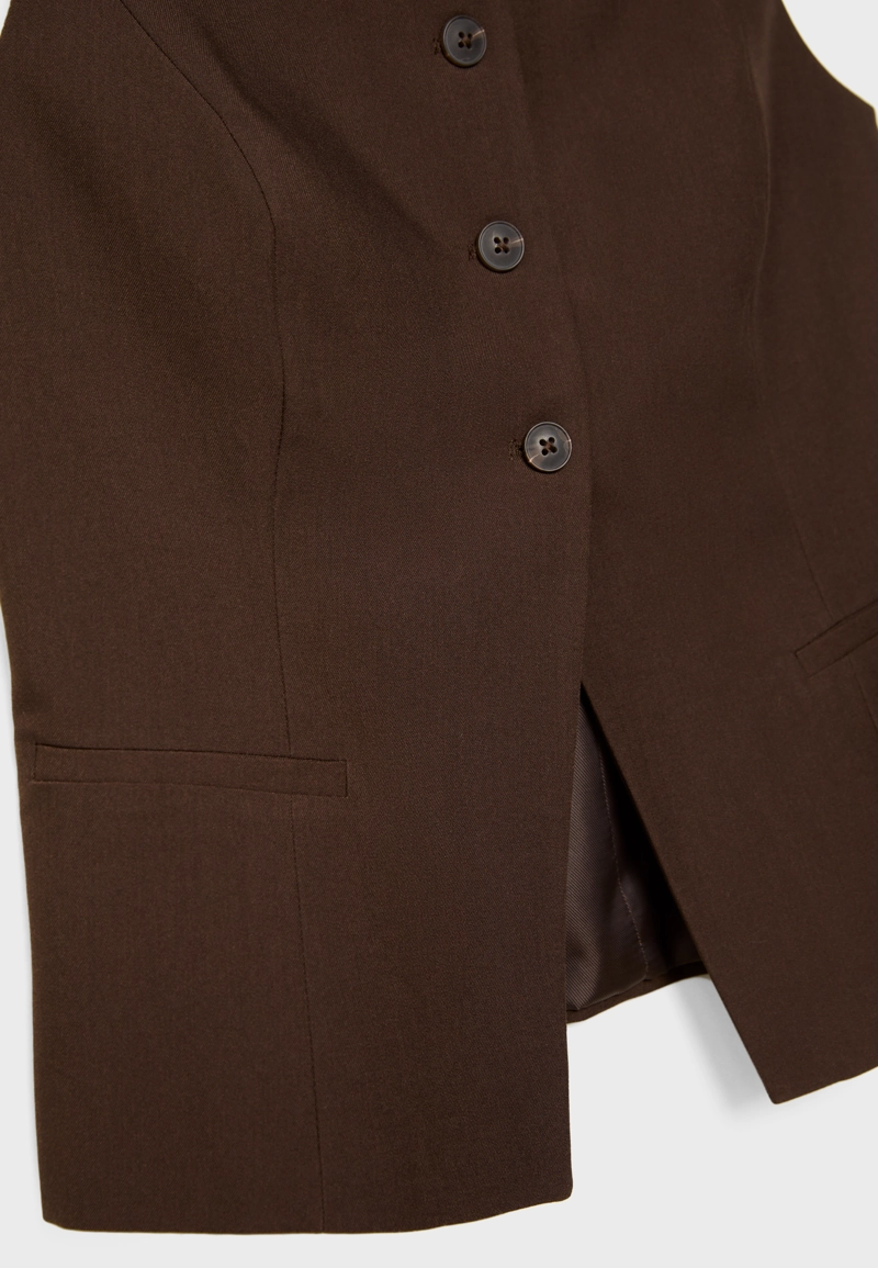 Жилет стандартного кроя на пуговицах