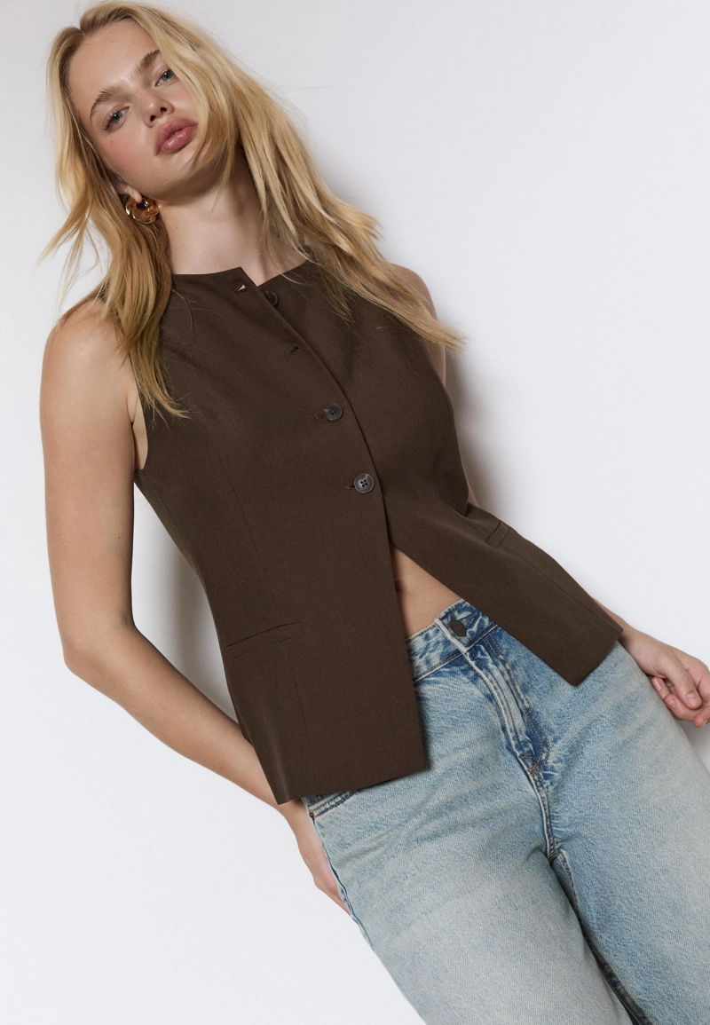 Жилет стандартного кроя на пуговицах