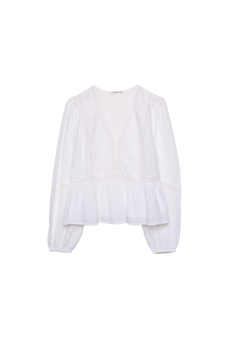 Свободная блузка с вышивкой