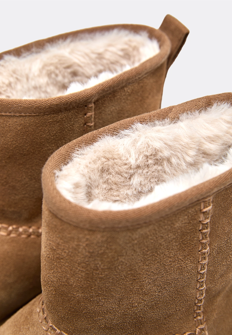 Ботинки на каблуке из искусственного меха и кожи