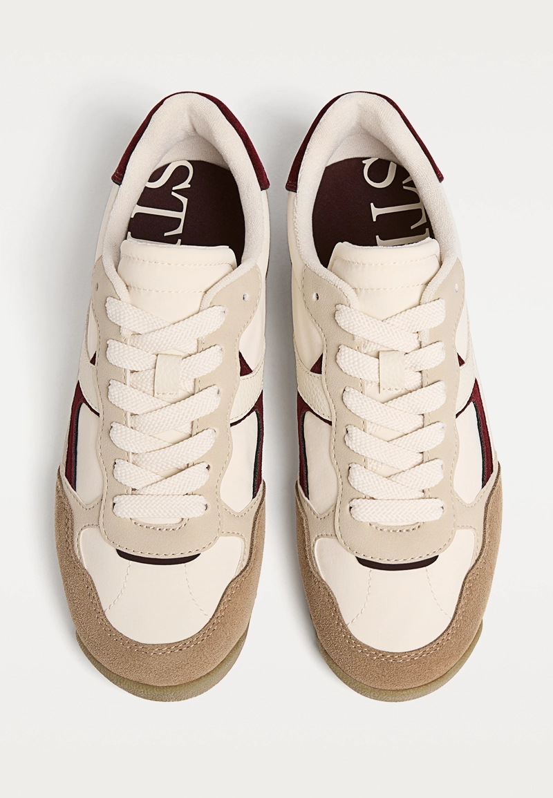 Повседневные кроссовки в стиле ретро