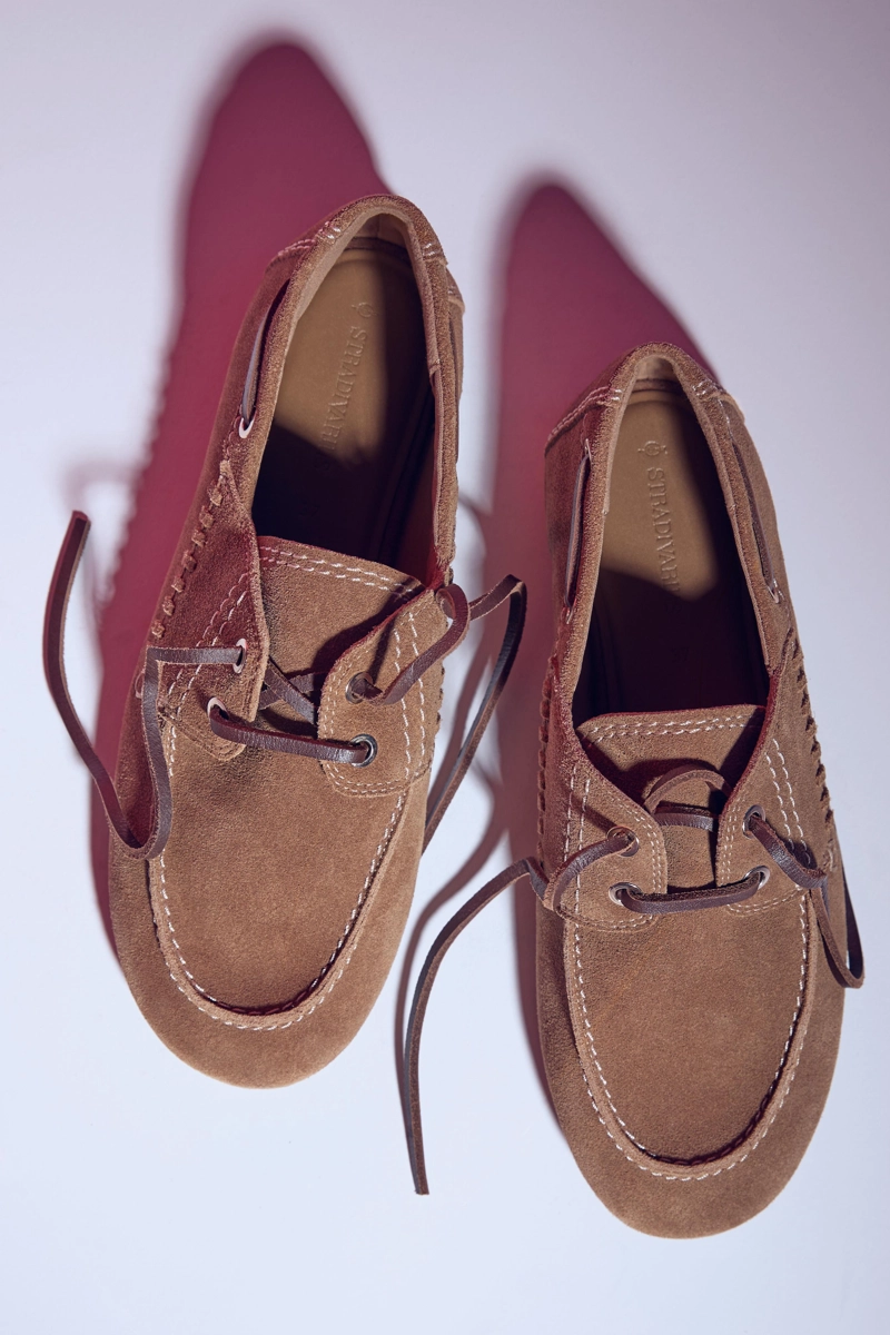 Кожаные мокасины на шнурках