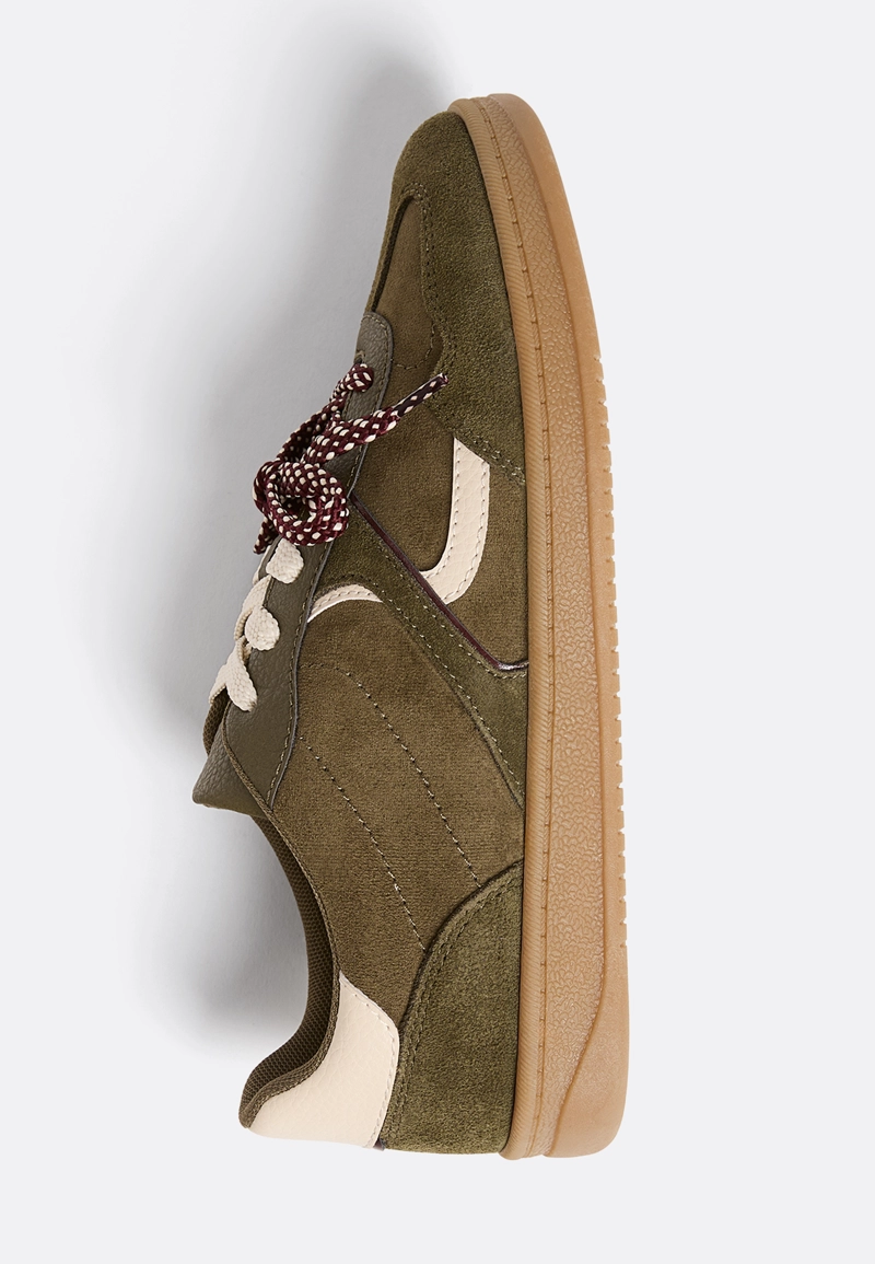 Повседневные кроссовки из разделанной кожи