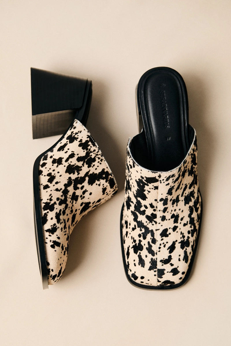 Клоги на каблуке с меховым животным принтом