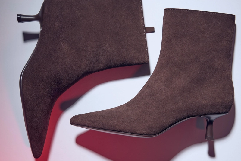 Кожаные ботильоны на шпильке