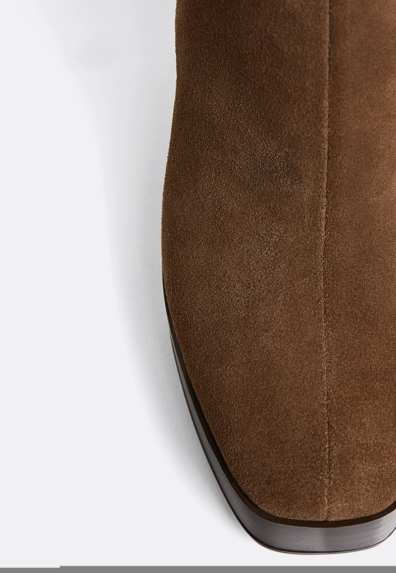 Кожаные ботильоны на каблуке