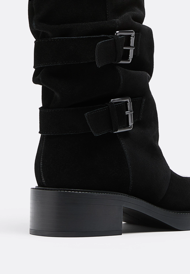 Кожаные ботильоны с пряжками