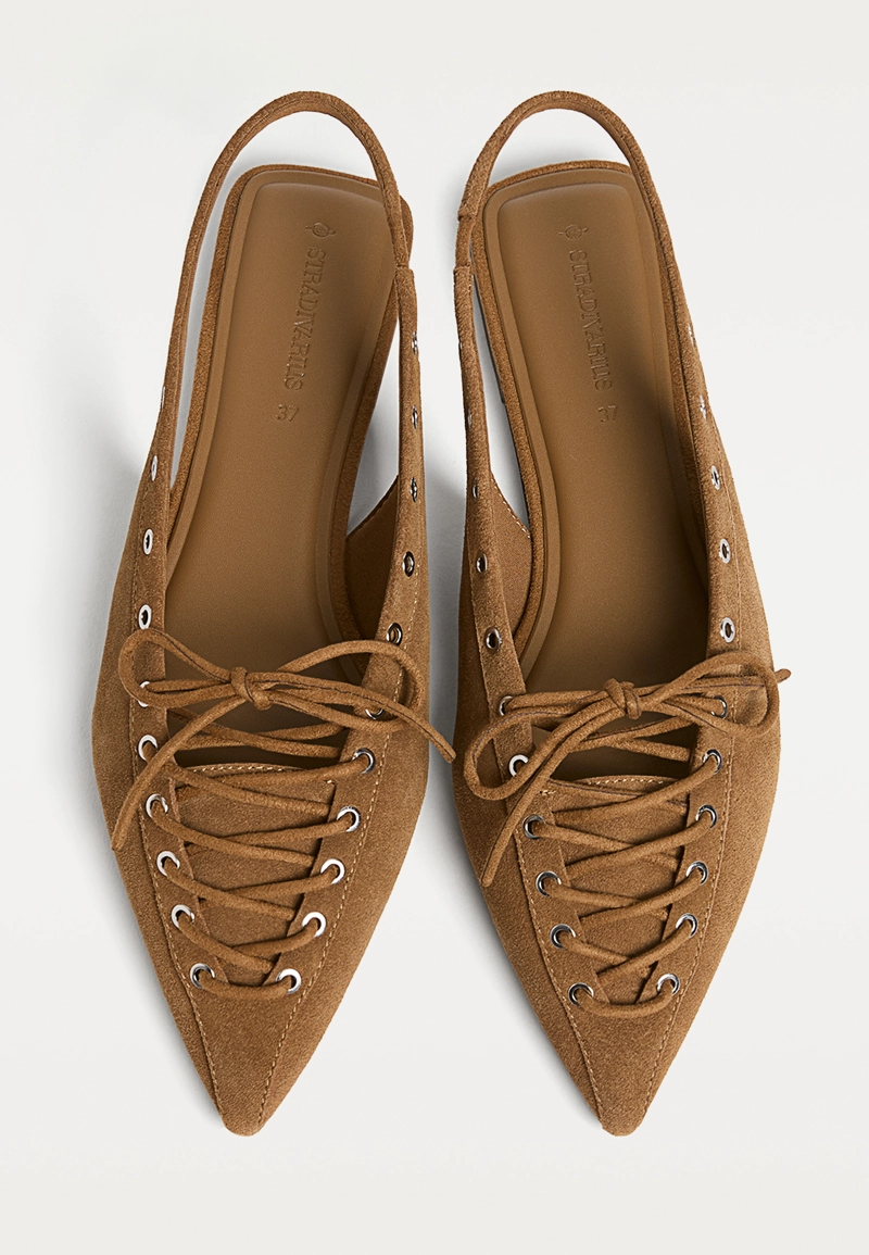 Кожаные балетки со шнуровкой