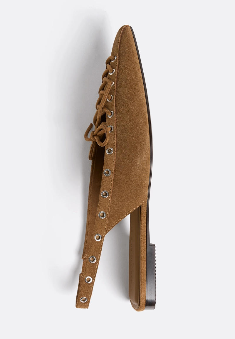 Кожаные балетки со шнуровкой