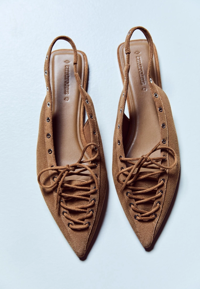 Кожаные балетки со шнуровкой