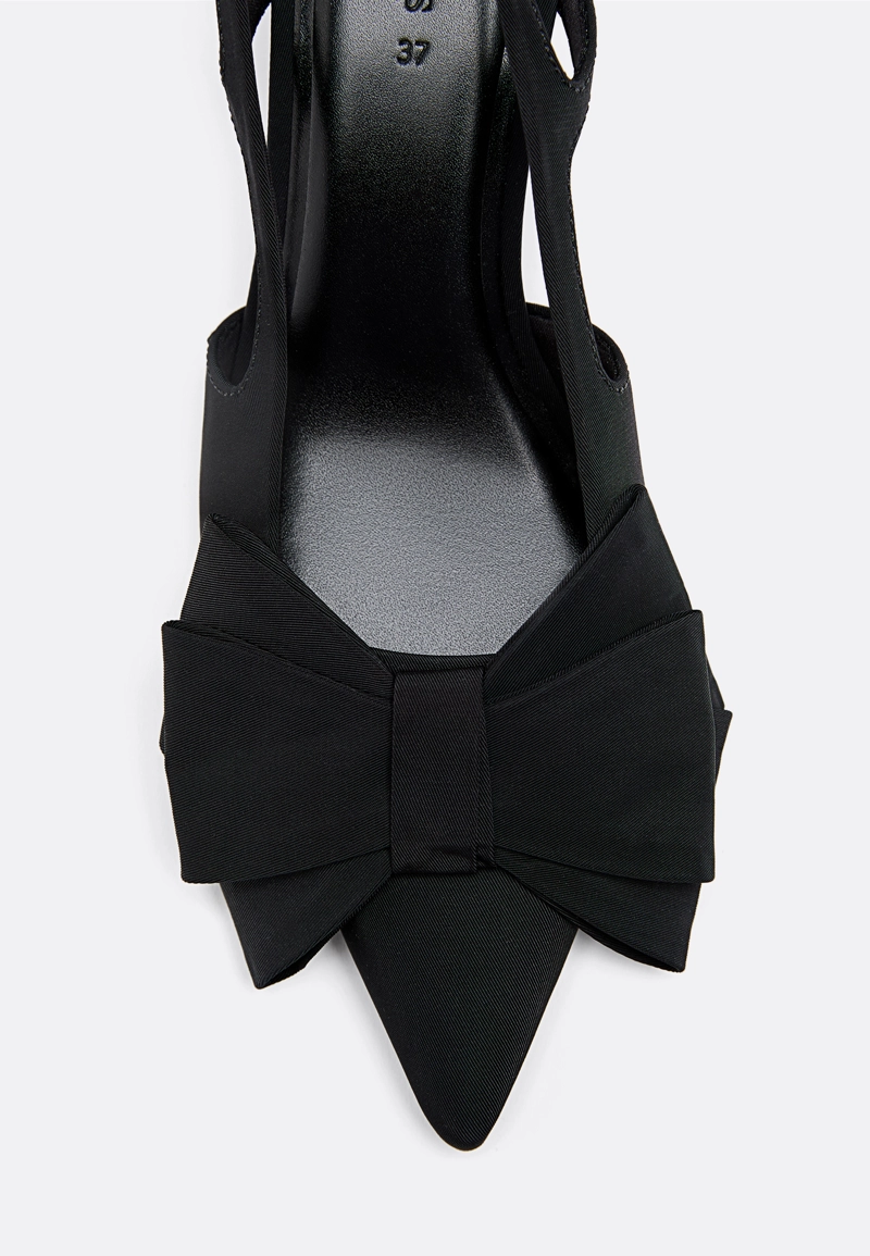 Туфли на среднем тонком каблуке с бантом