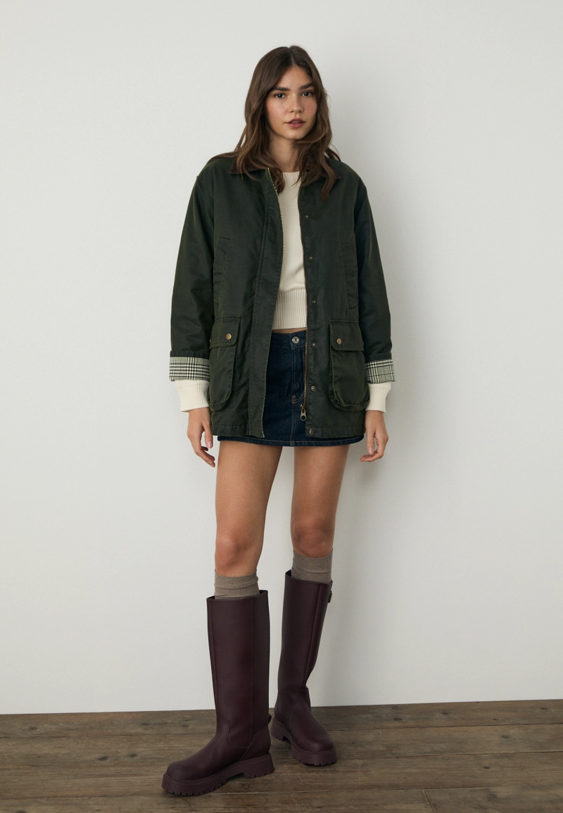 Парка с вощеным покрытием и множеством карманов