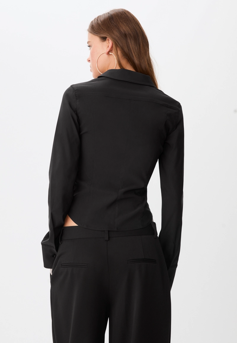 Рубашка приталенная с молнией