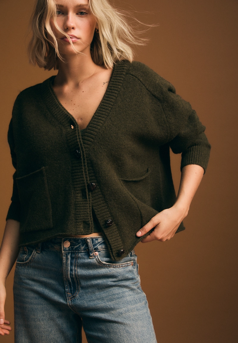 Трикотажный жакет с двойным воротником