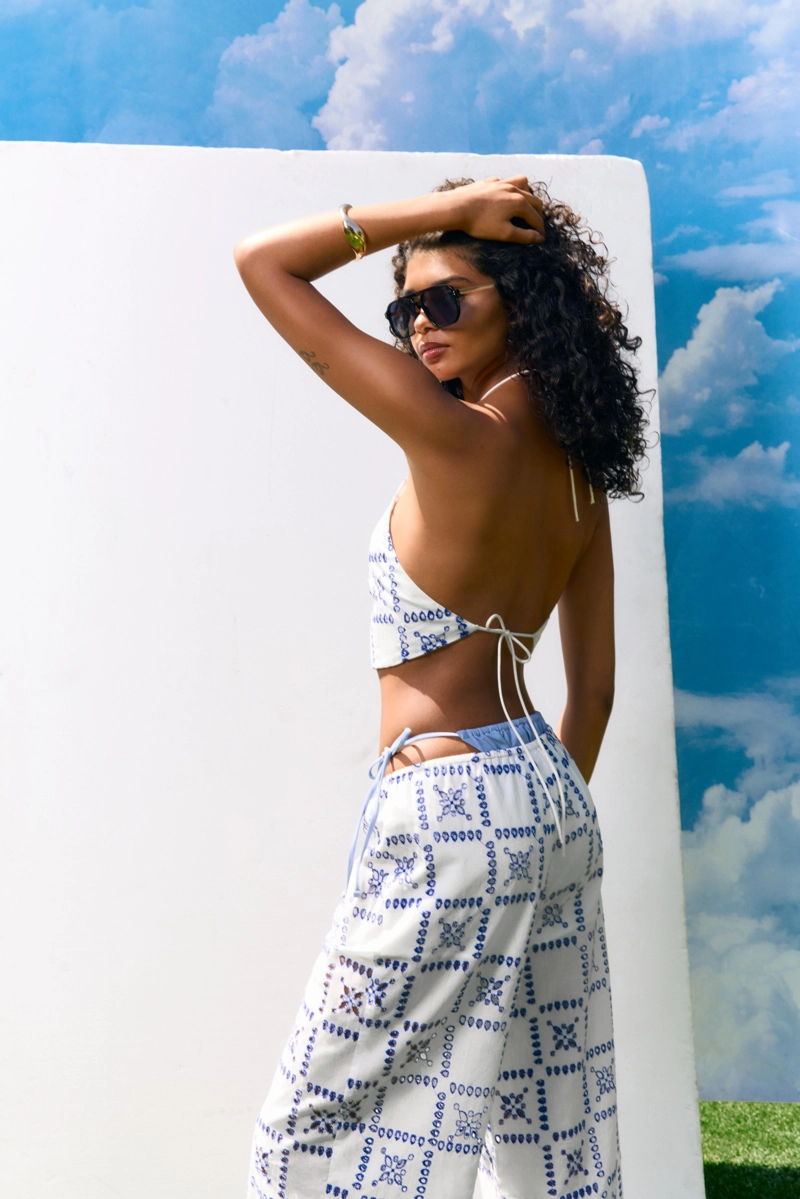 Топ халтер с вышивкой