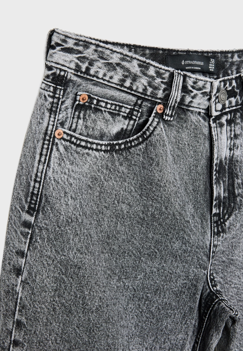 Джинсы прямого кроя