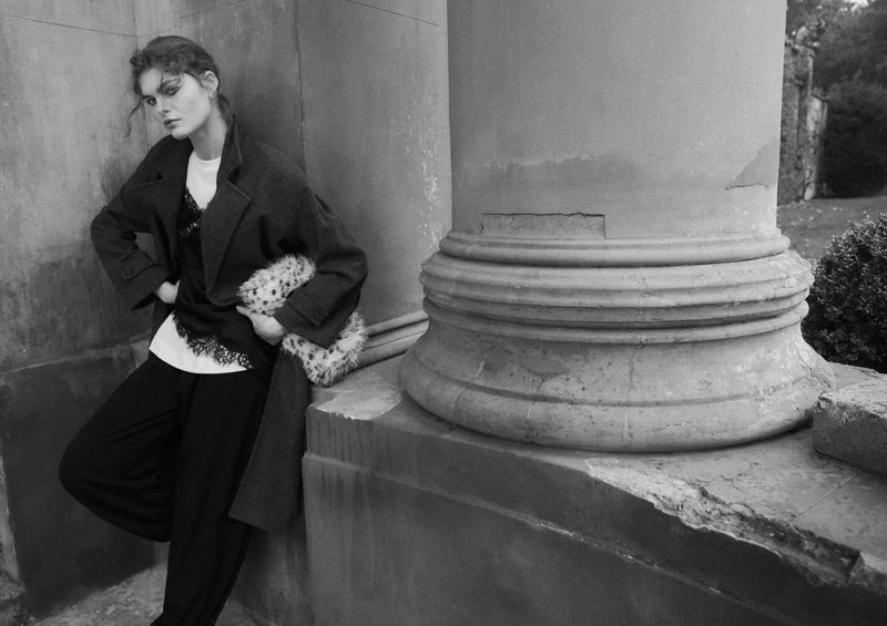 Асимметричный топ в бельевом стиле с кружевом