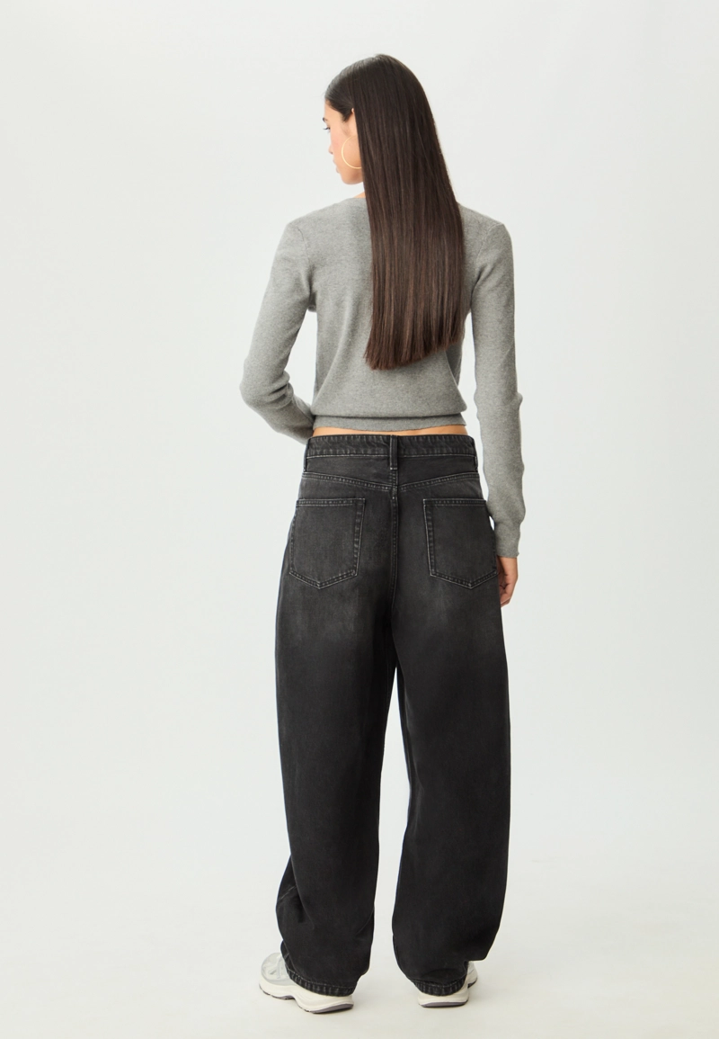 Джинсы-багги свободного кроя