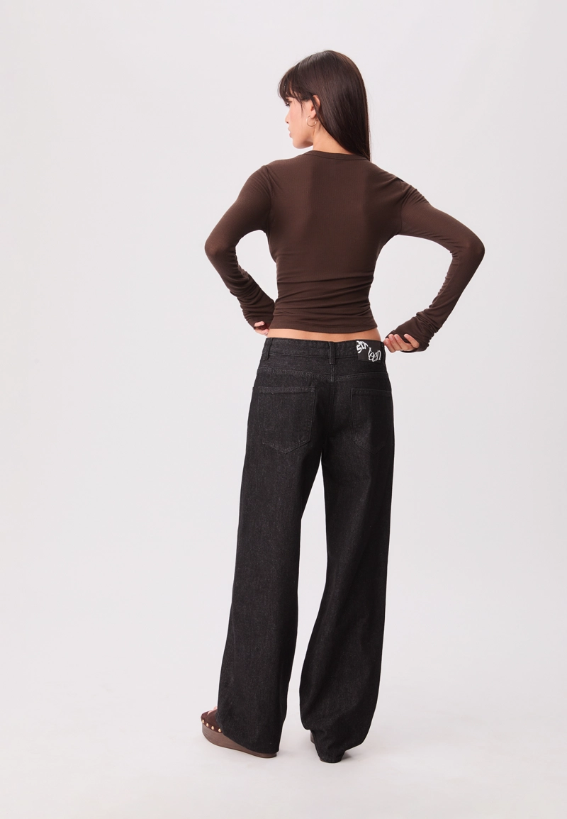 Джинсы-багги свободного кроя