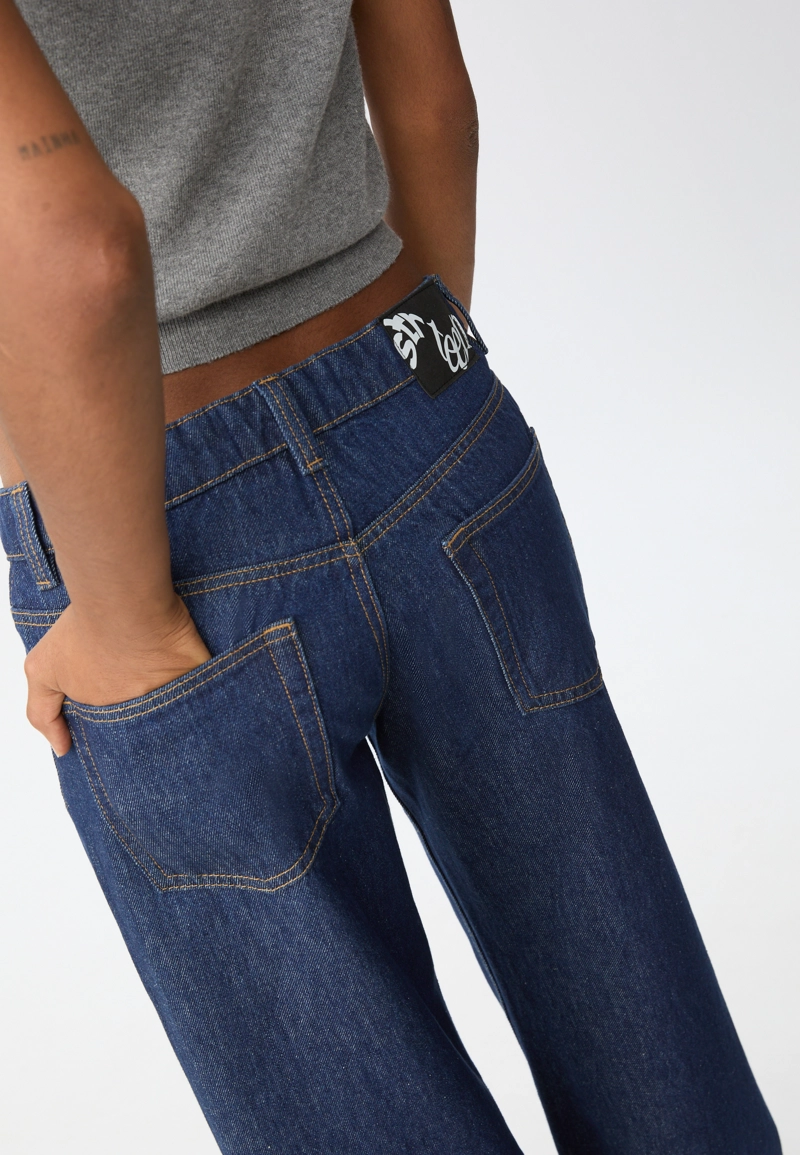 Джинсы-багги свободного кроя