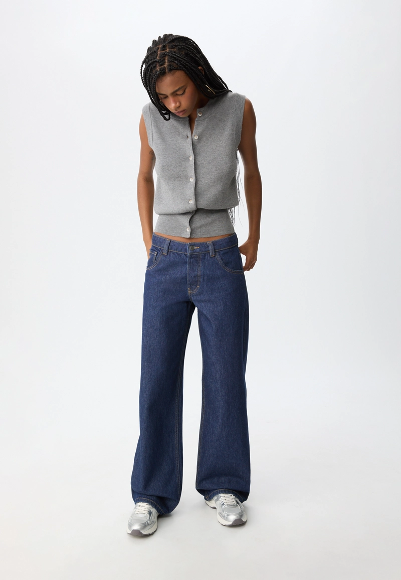 Джинсы-багги свободного кроя