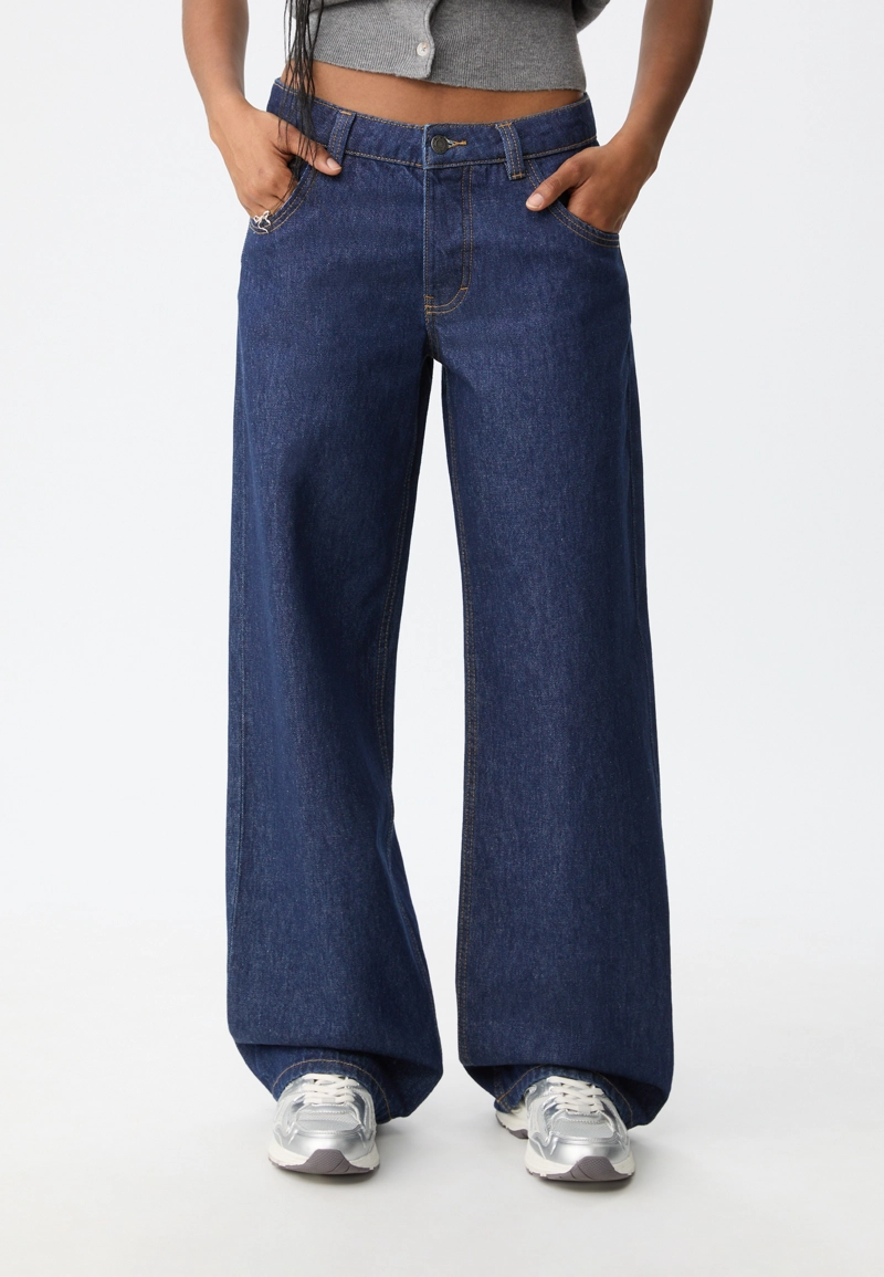 Джинсы-багги свободного кроя