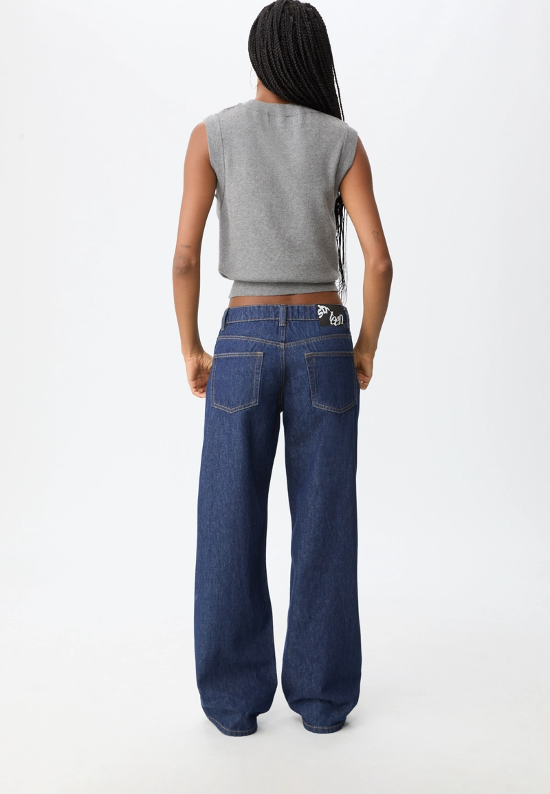 Джинсы-багги свободного кроя