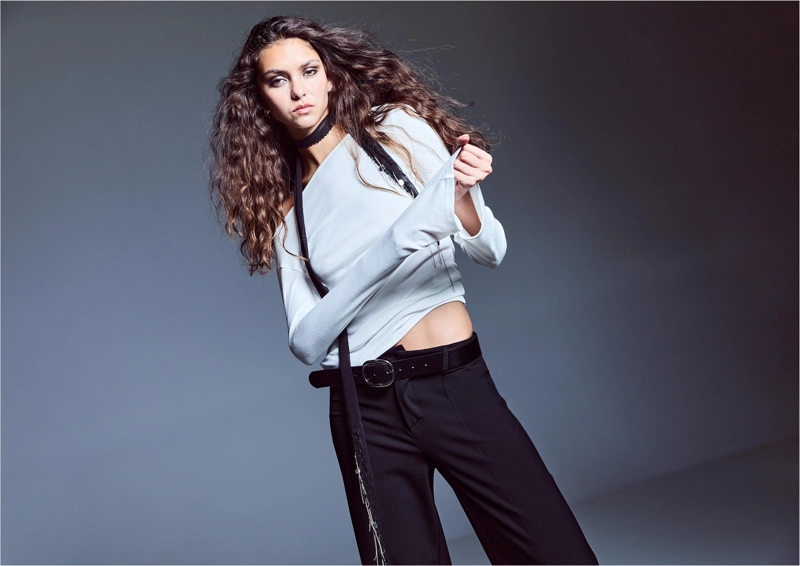 Базовая футболка с расклешенными рукавами