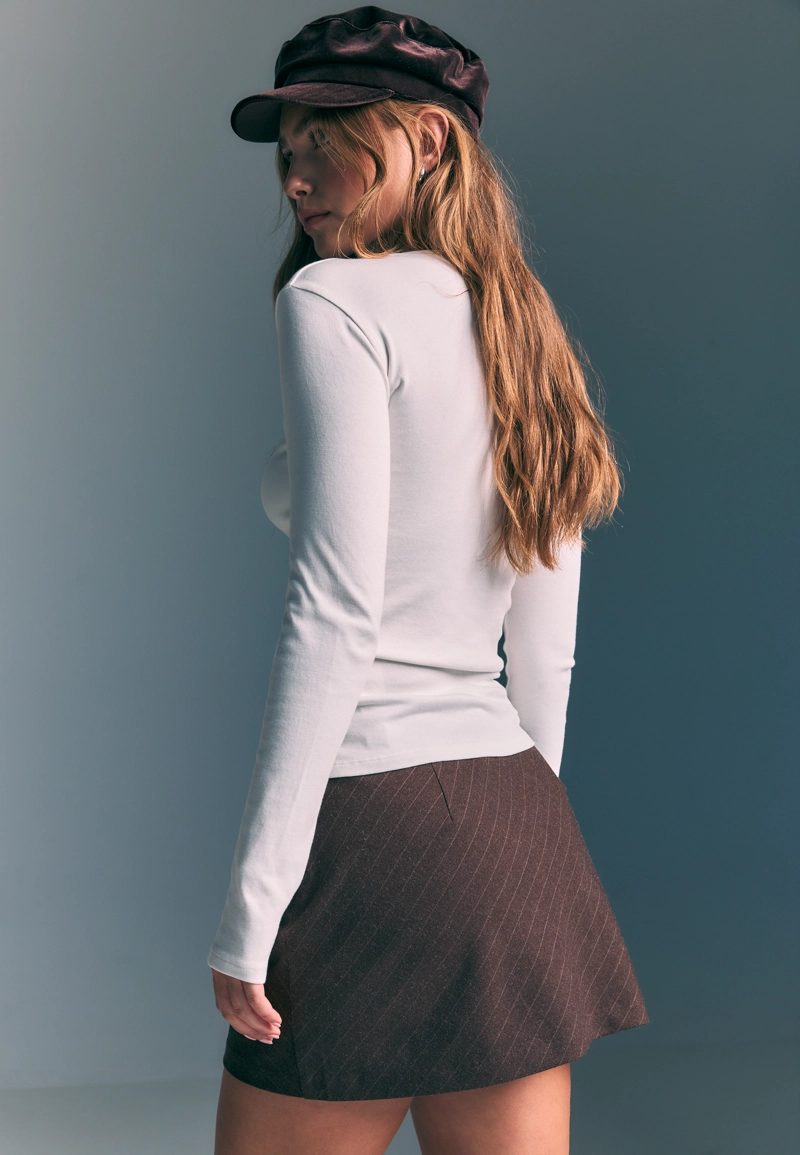 Базовая футболка с длинными рукавами