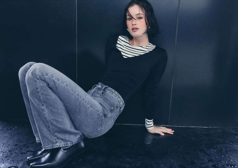 Боди из полиамида с V-образным вырезом и сборками