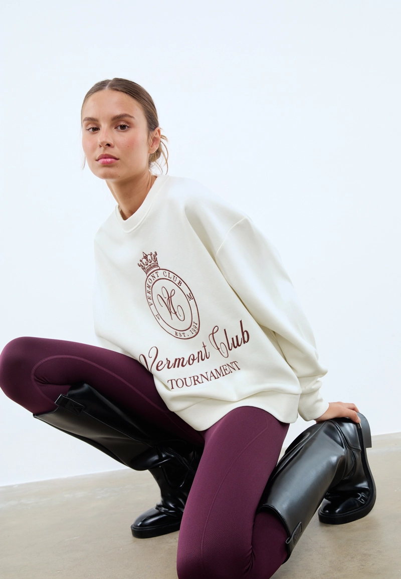 Толстовка с вышивкой