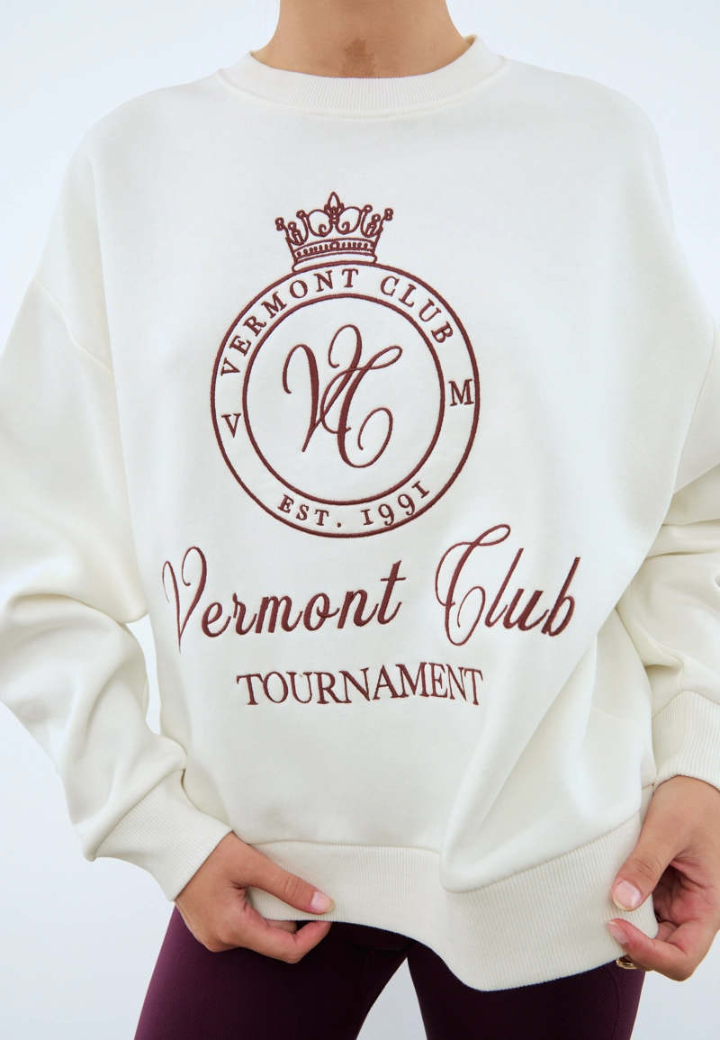 Толстовка с вышивкой