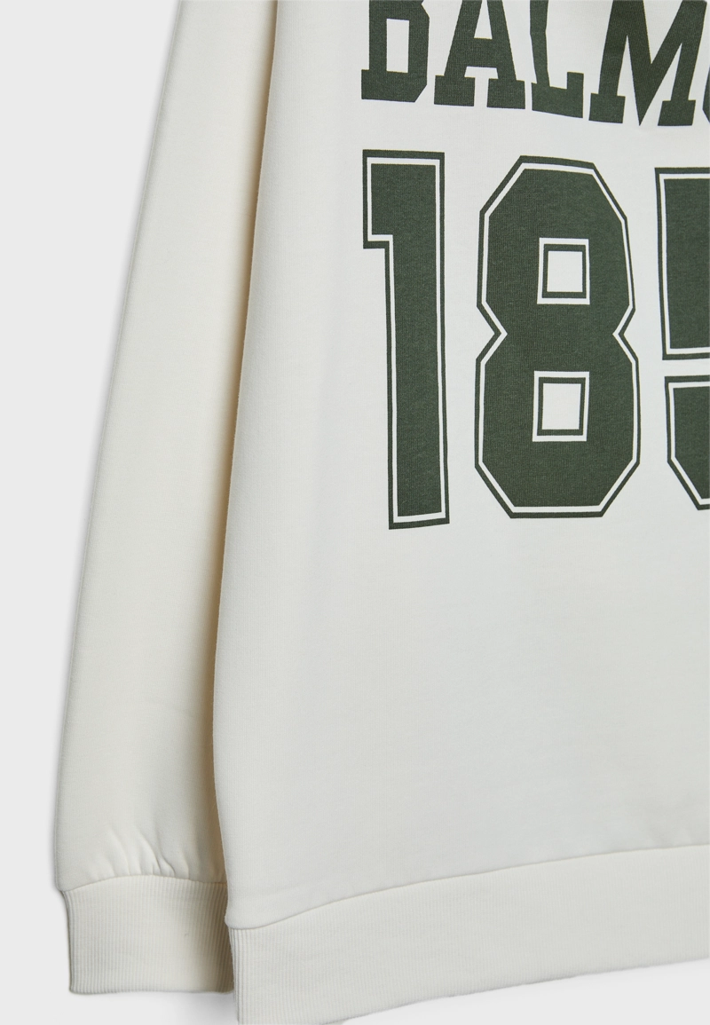 Толстовка с принтом и открытыми плечами