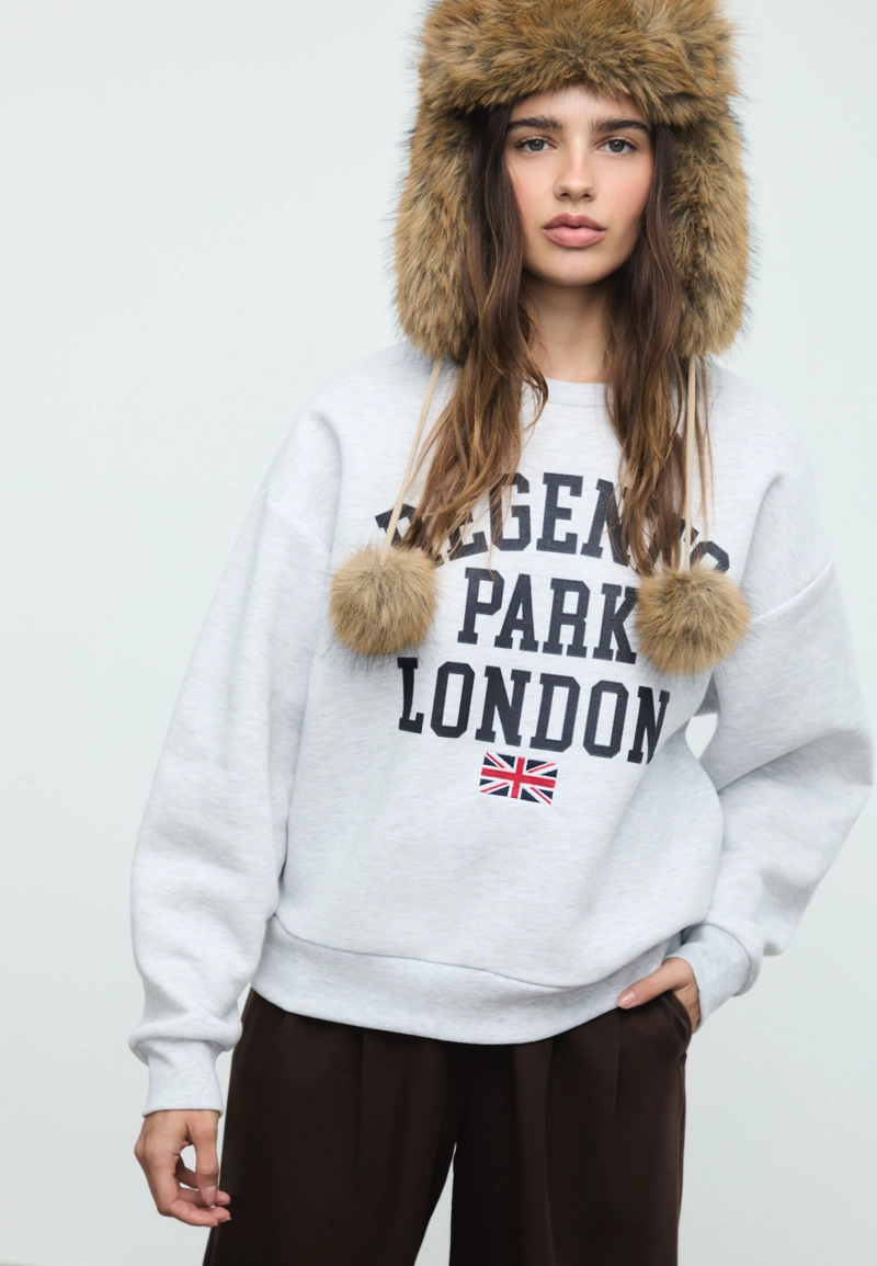 Толстовка с вышитым флагом