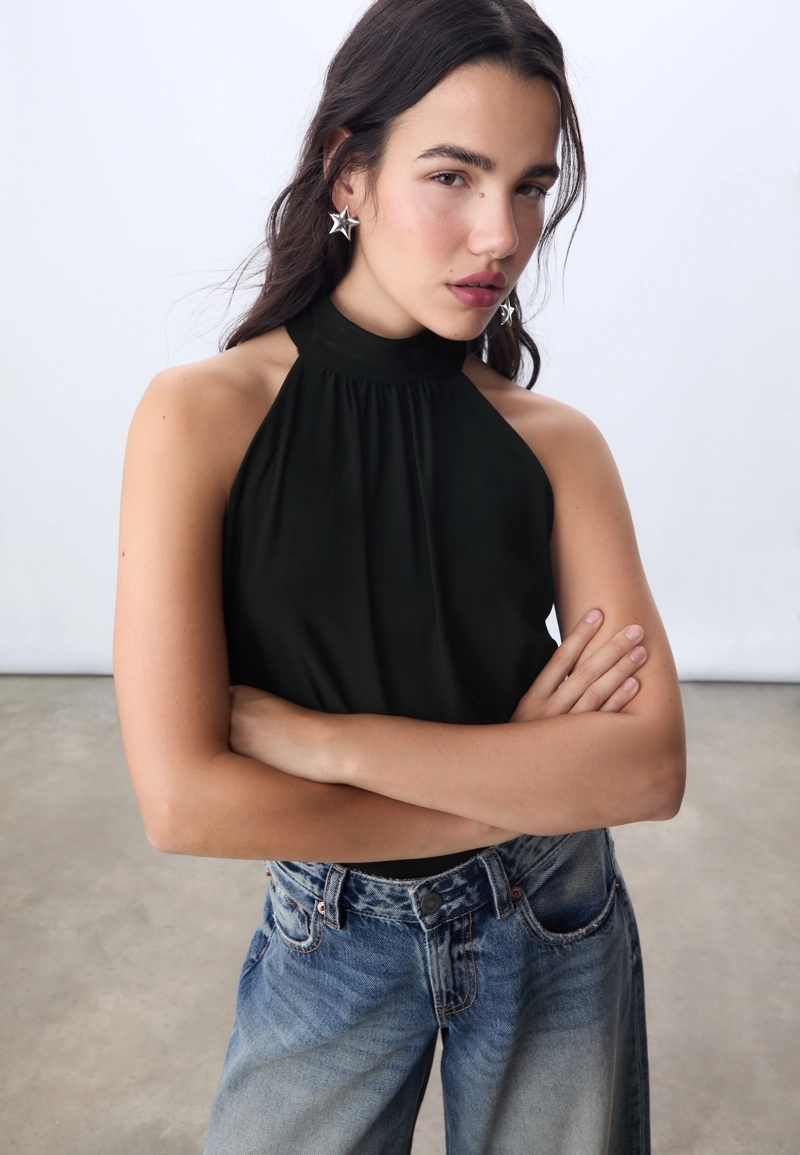 Боди с горловиной халтер и сборками