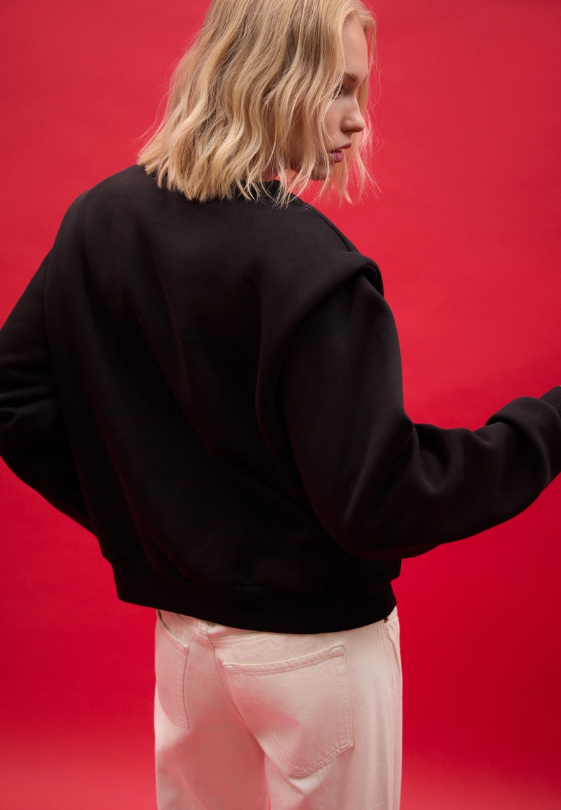 Толстовка с подплечниками IT