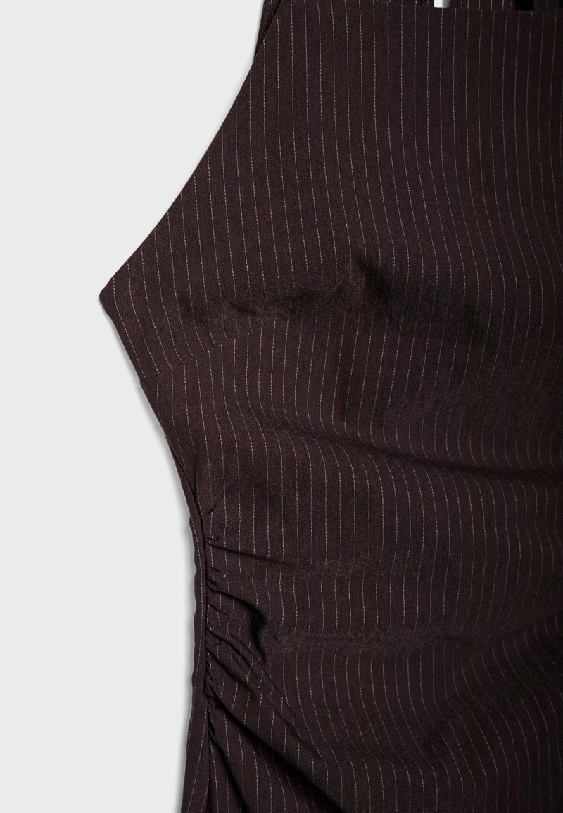 Полосатое платье миди с горловиной халтер