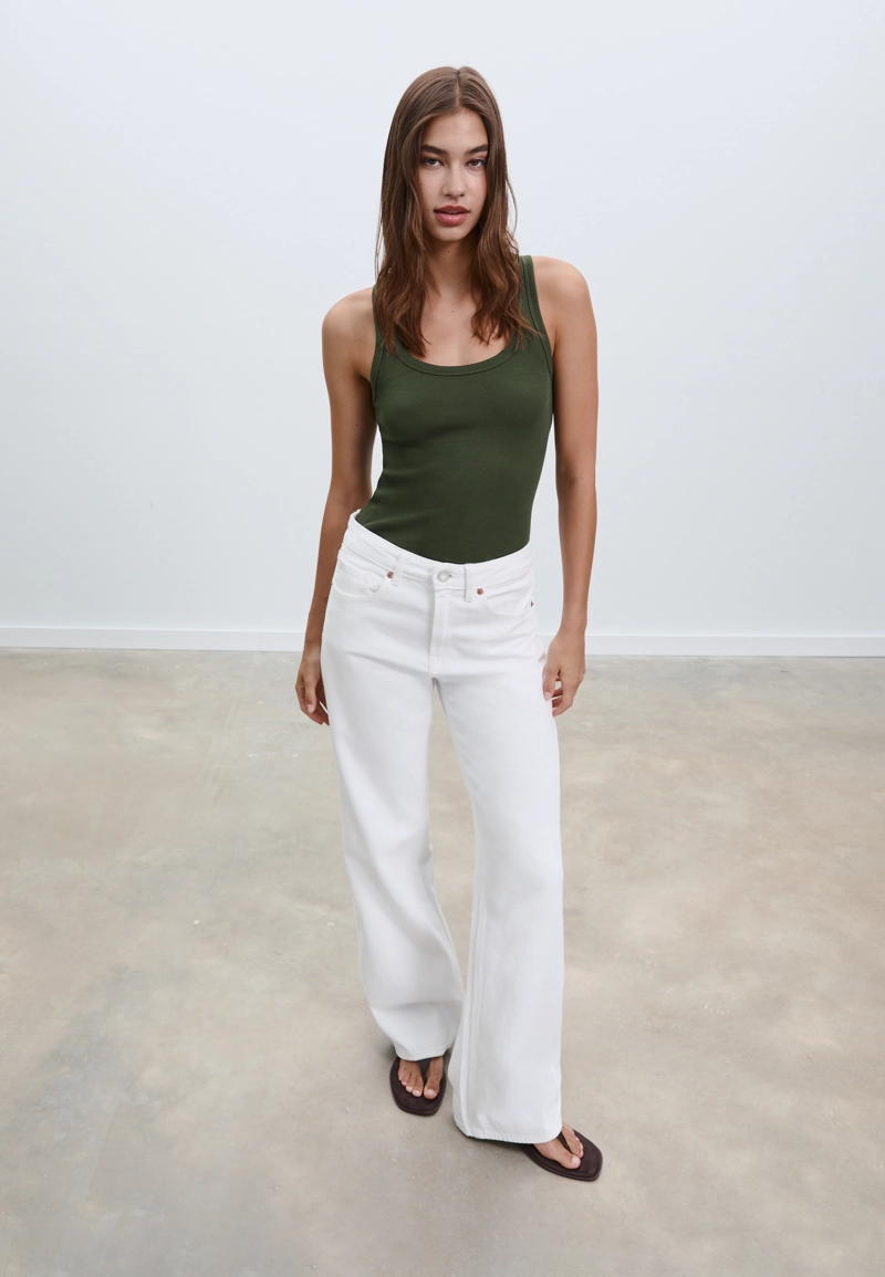 Базовый топ на бретелях